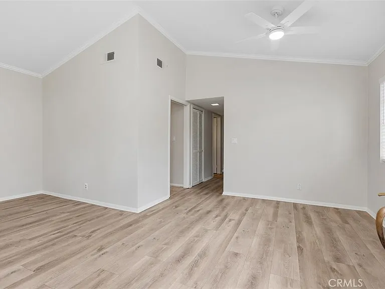 27341 Ryan Dr — Photo 4