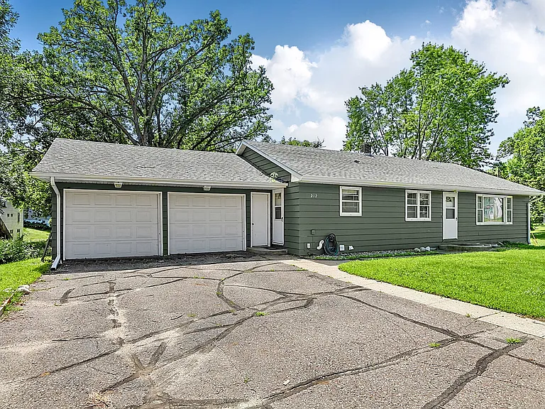 Front Exterior & Driveway