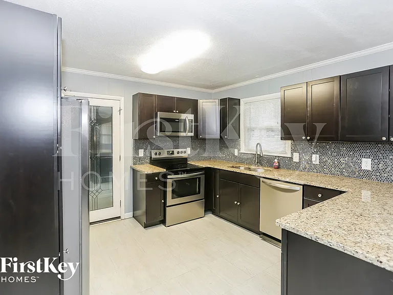 1502 Kingston Dr — Photo 7
