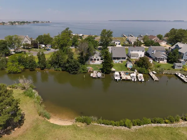 1035 Chester River Dr, Grasonville, MD 21638