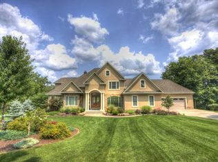 10919 Oak Ridge Rd, Burlington, IA 52601