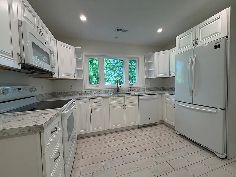 1014 Pecan Dr — Photo 5