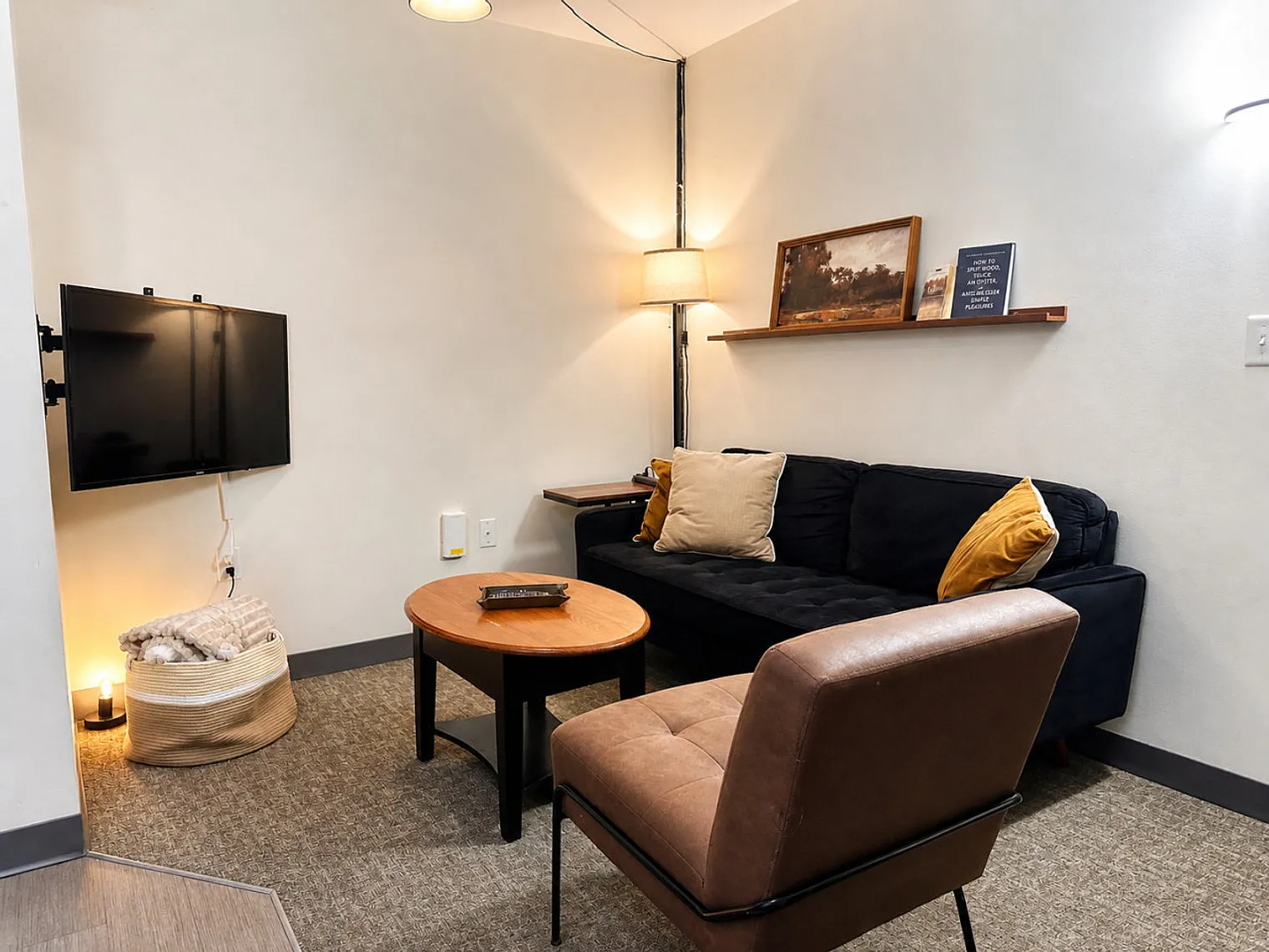 2 bed, 1.0 bath, 731 sqft, $2,909 — Photo 2