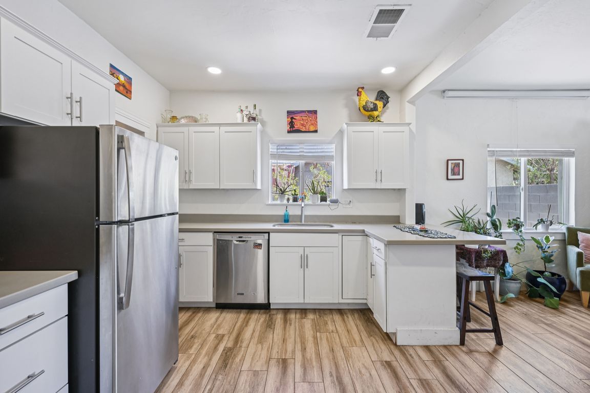 E Garfield St-S3107-009.jpg