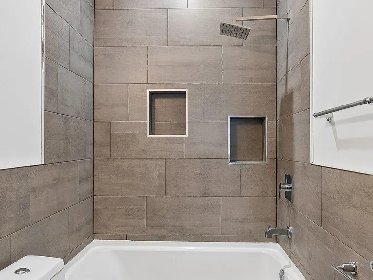 2028 E Fletcher St #1 — Photo 27