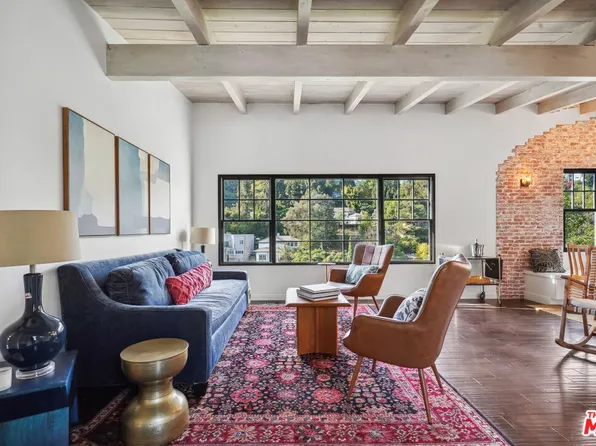 6335 Grape Pl, Los Angeles, CA 90068