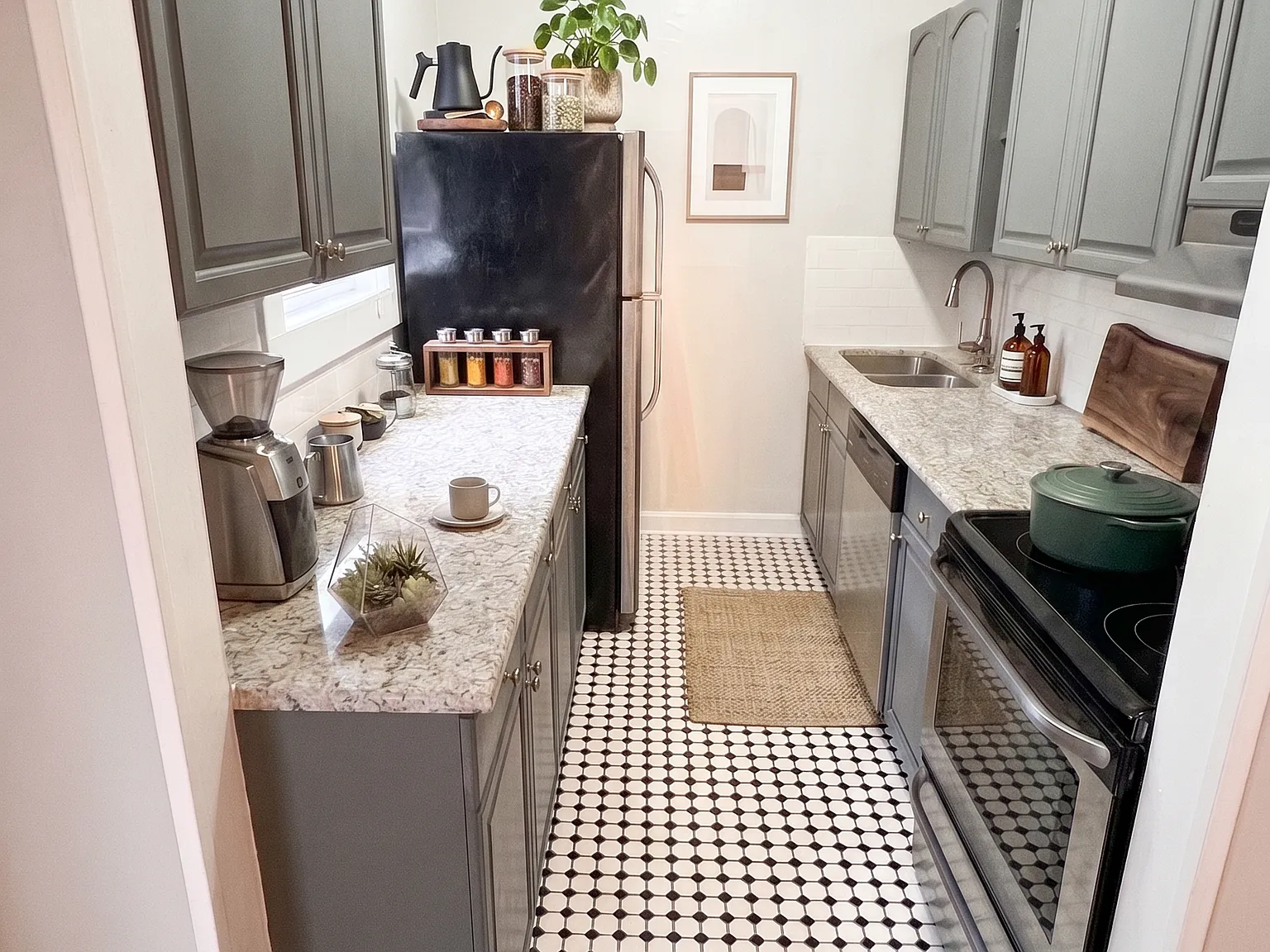 1 bed, 434 sqft, $1,884 — Photo 3