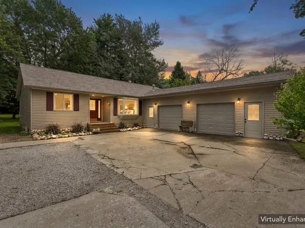 1902 Maple Rd, Kimball, MI 48074