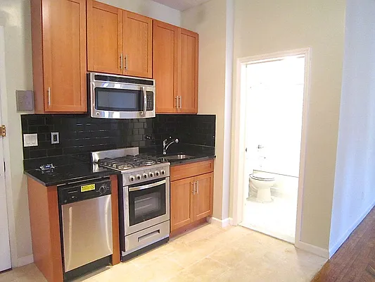 Rented by City Connections Realty | media 31