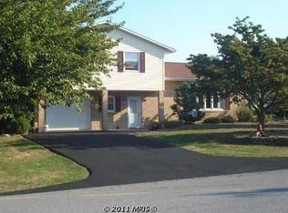 152 E Side Dr, Greencastle, PA