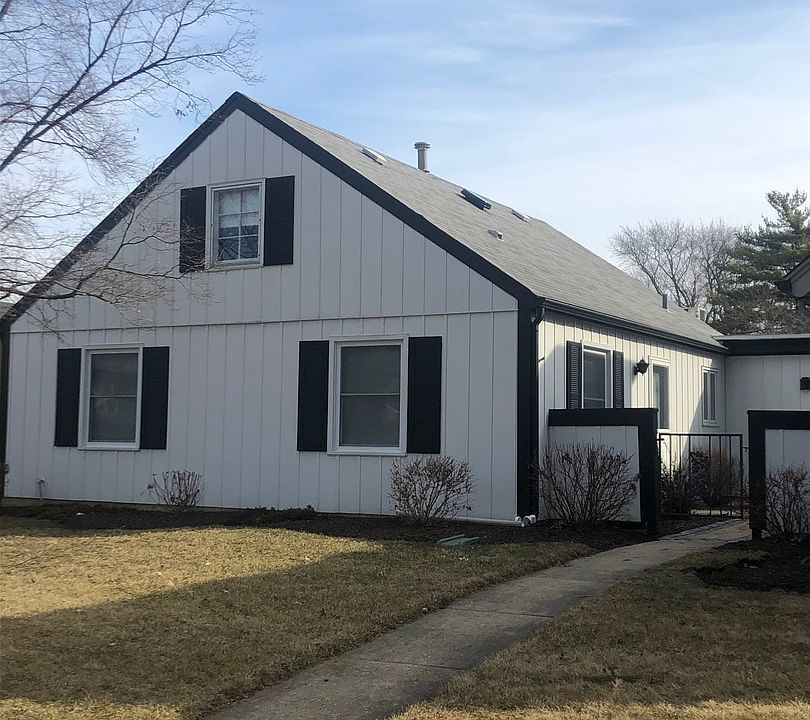 1st image of 7 Garden Dr