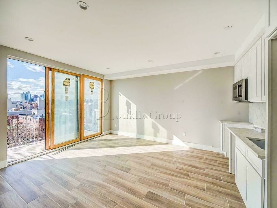1st image of 37-14 31st Ave #5R