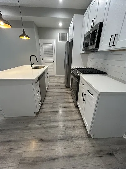 1647 N Fairfield Ave #2F1 — Photo 3
