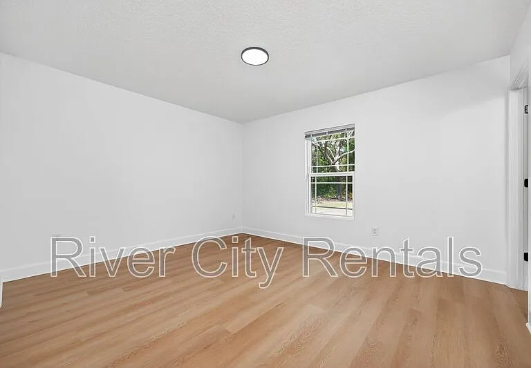 5512 Crockett Ct — Photo 11
