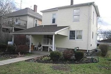 2nd image of 117 E Blagrove St