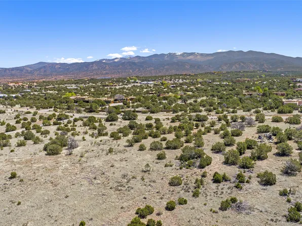 35C Camino De Los Montoyas, Santa Fe, NM 87506