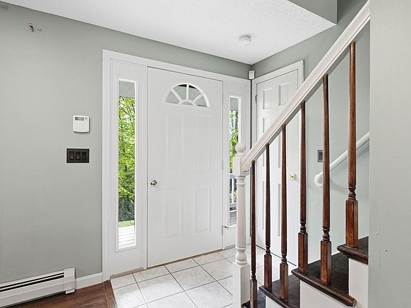5th image of 20 Upper Hampden Rd