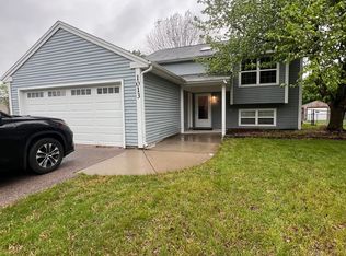 1013 Wembley Dr, Island Lake, IL 60042