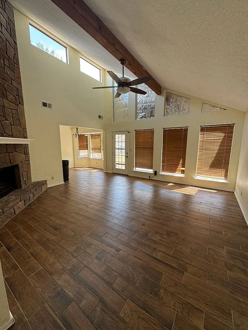 3 Bedroom 2 Bath Beautiful home — Photo 2