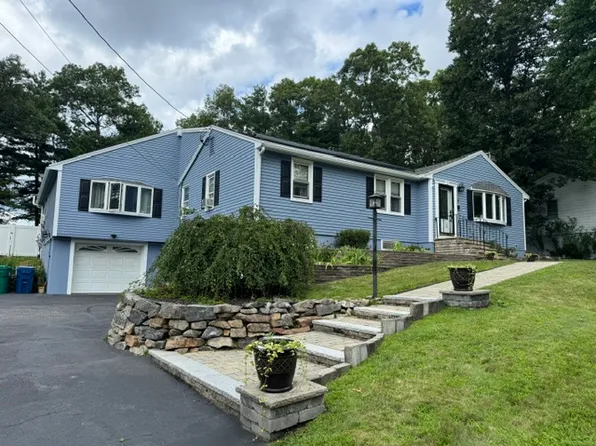 3 Upland Rd #A, Burlington, MA 01803