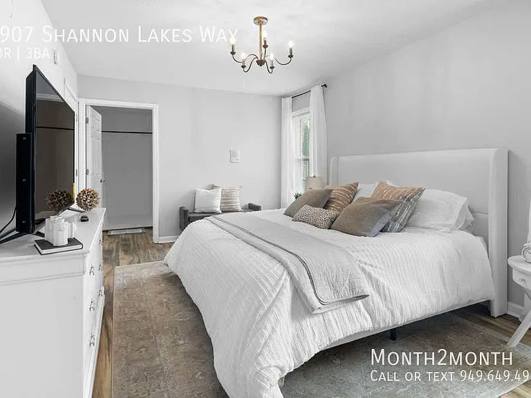 7907 Shannon Lakes Way — Photo 10