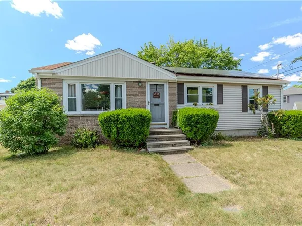 39 Fairview Ave, East Providence, RI 02914