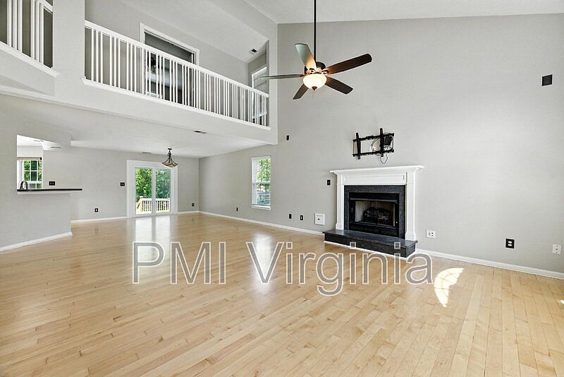1st image of 6811 Dickens Ct E