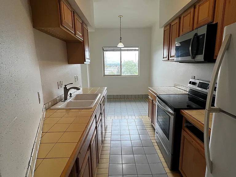 1817 W 7th Ave #5 — Photo 6