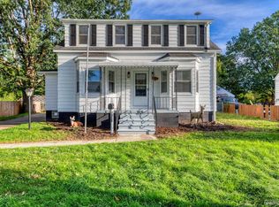8537 Superior Ave, Center Line, MI 48015