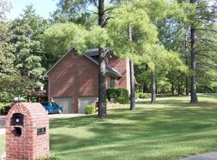 28 Pine Ridge Dr, Brandenburg, KY 40108