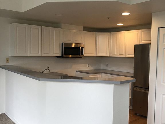 3rd image of 2022 Newport Way NW