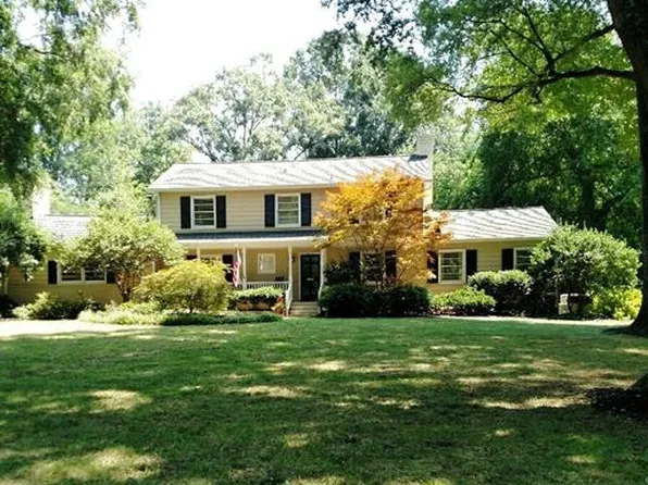 3313 Foxcroft Rd, Charlotte, NC 28211