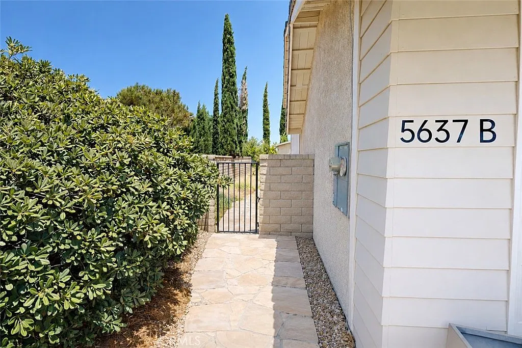 2 bed, 760 sqft, $2,595 — Photo 1