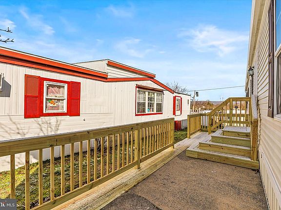 5th image of 10 Ridgeview Park