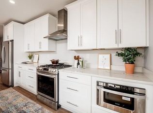 48 L St #8, Boston, MA 02127