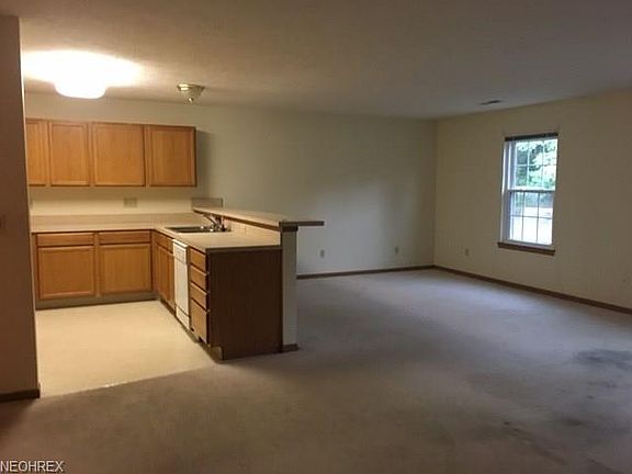 4th image of 426 Oakwood Ave APT E