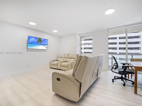 3rd image of 50 Biscayne Blvd APT 514