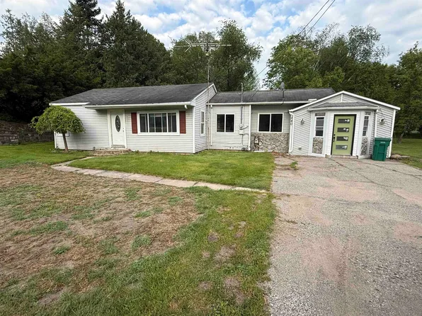 240 Lumm St, Gladwin, MI 48624