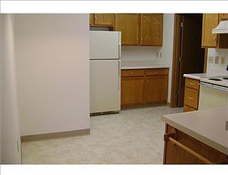 4th image of 204 Redmont Pl