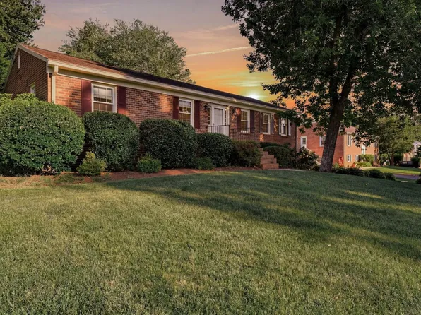 204 Hook Dr, Lynchburg, VA 24502