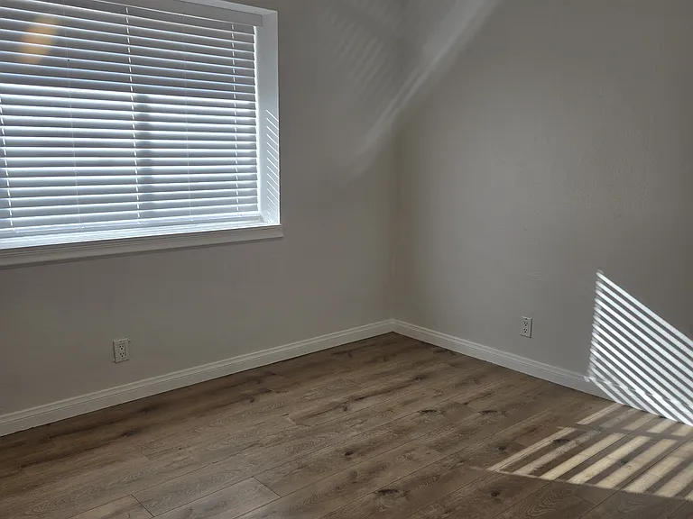 21259 Rosewood St — Photo 8