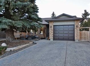 70 NE Sherwood Blvd W, Lethbridge, AB T1K 6E9