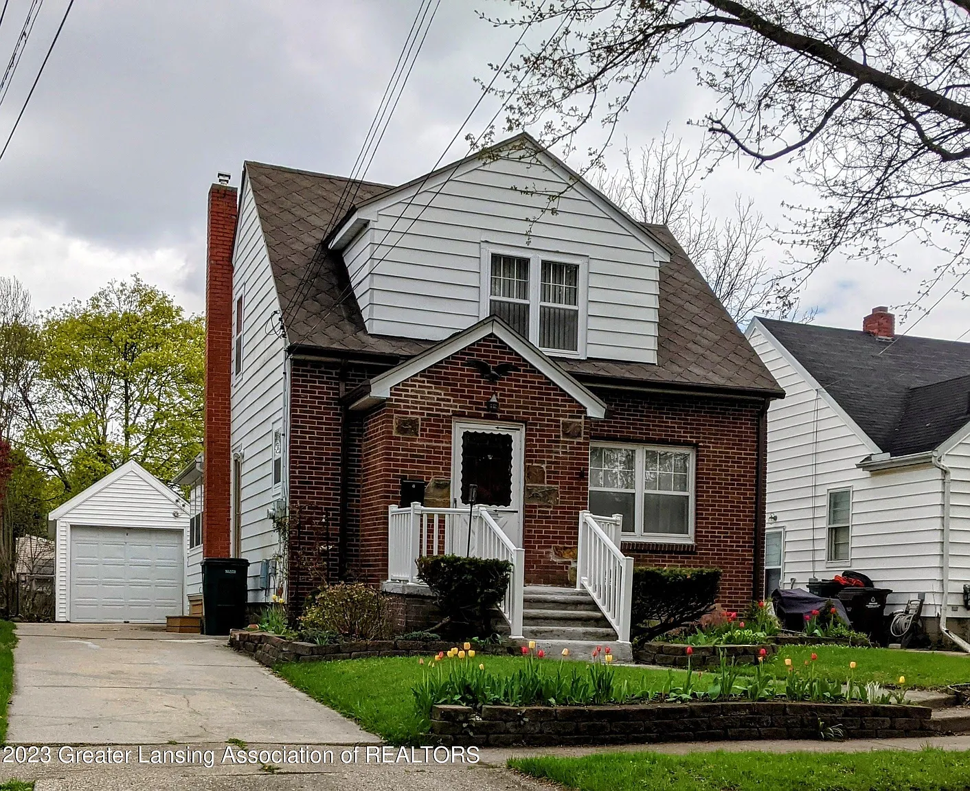 2115 Roberts Ln photo 1