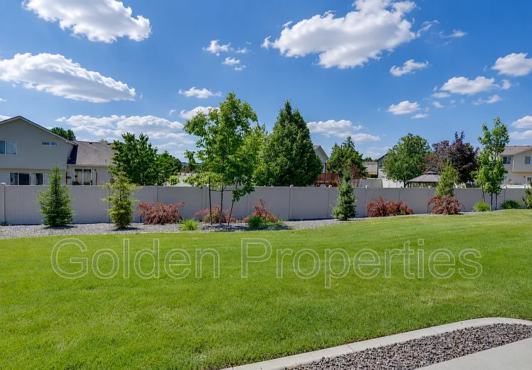 7768 N Girard Cir — Photo 24