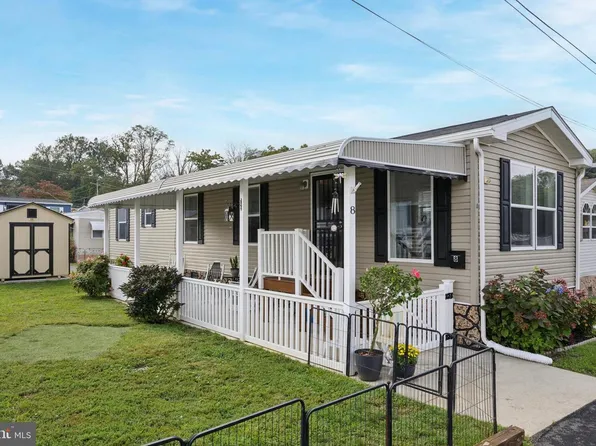 8 Travelo Ln, Media, PA 19063
