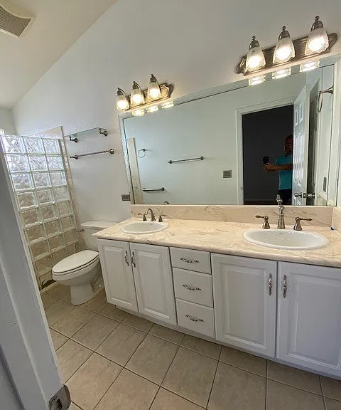8220 James Grayson Dr — Photo 10