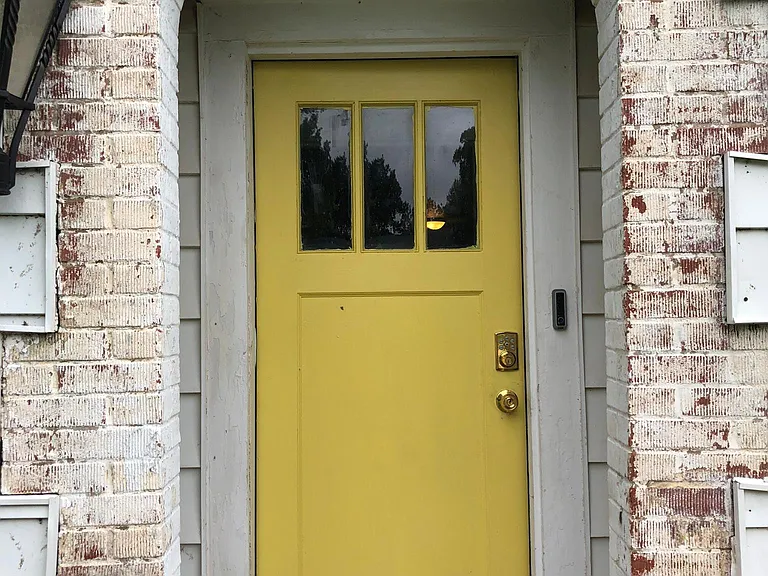 1406 W Cedar Ave — Photo 2