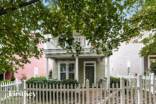 128 Kensington St Photo 1