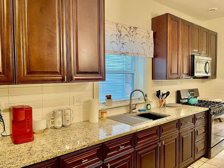 224 N Austin Blvd #1 — Photo 12