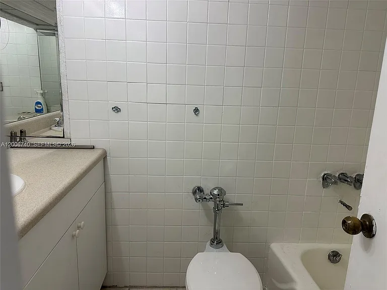 26 Diplomat Pkwy #2314 — Photo 4